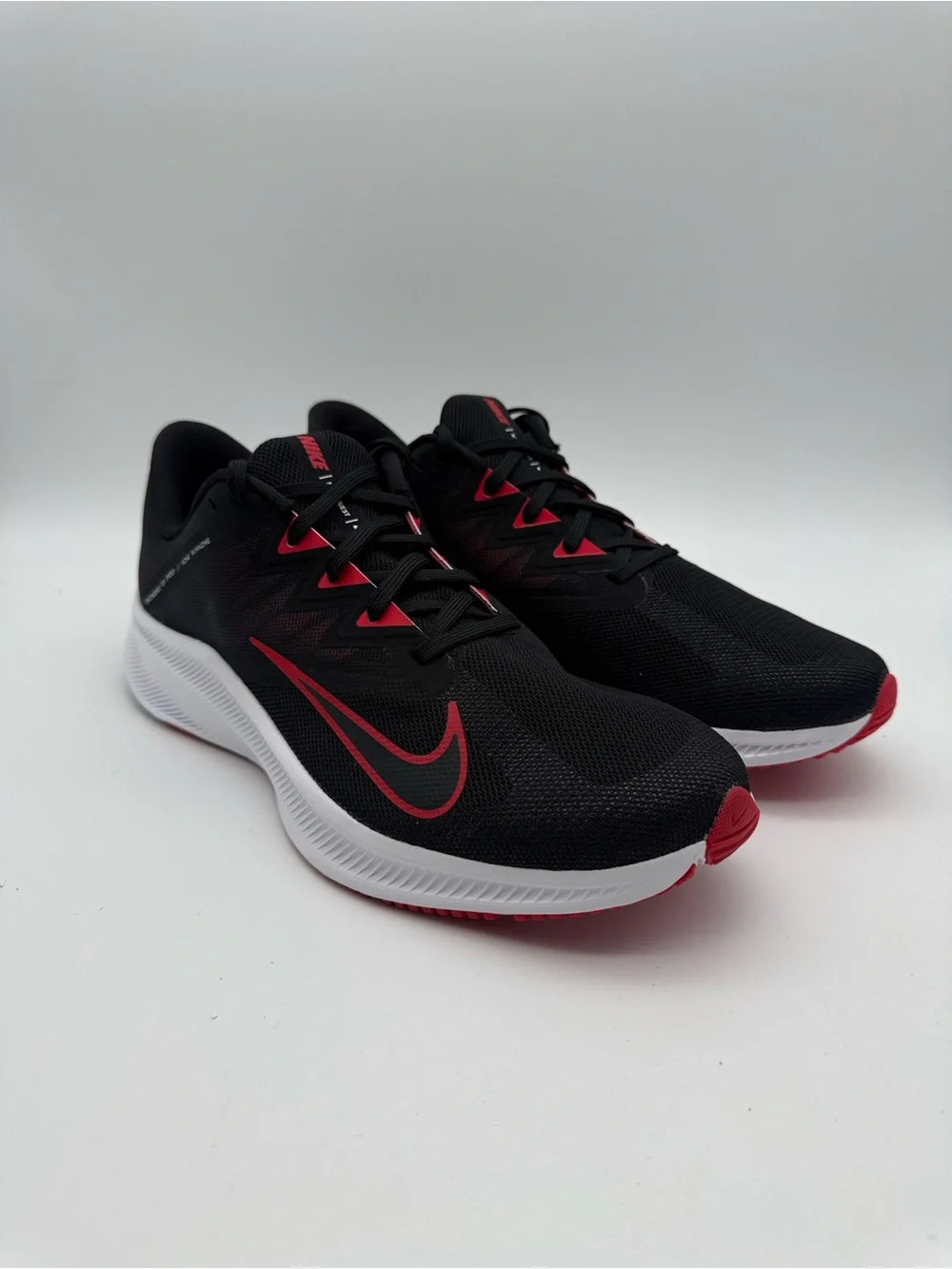 BRAND NEW Nike Quest 3 Men's Sneakers Black/University Red CD0230-004 Sz 10